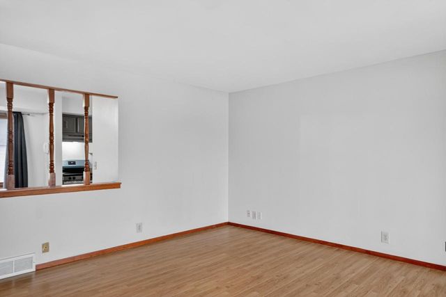 9043 N 86th STREET, Milwaukee, WI 53224