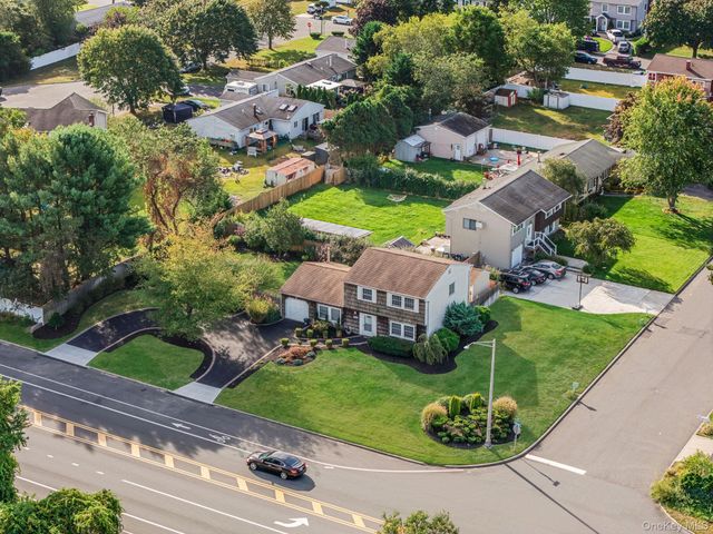 360 Woodside Avenue, Bellport, NY 11713