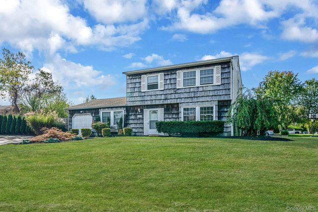 360 Woodside Avenue, Bellport, NY 11713