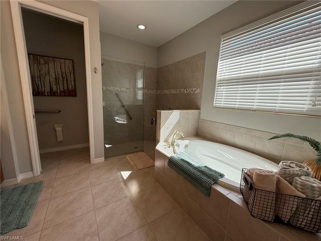 3916 King Edwards ST, Fort Myers, FL 33916