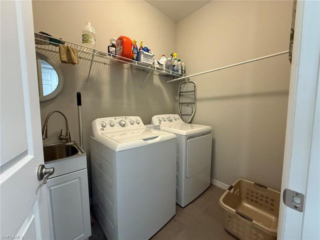 3916 King Edwards ST, Fort Myers, FL 33916