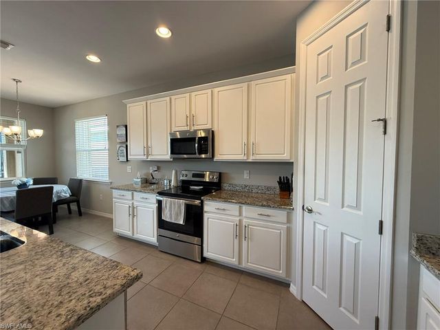 3916 King Edwards ST, Fort Myers, FL 33916