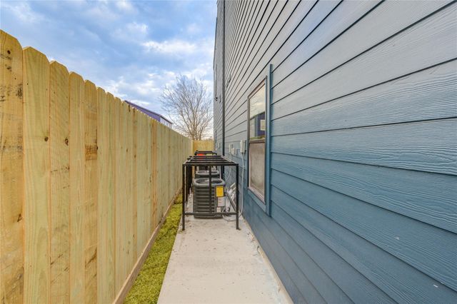 9725 Stedman Street, Houston, TX 77029