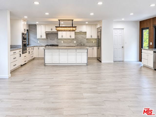5308 Blanco Avenue, Woodland Hills, CA 91367