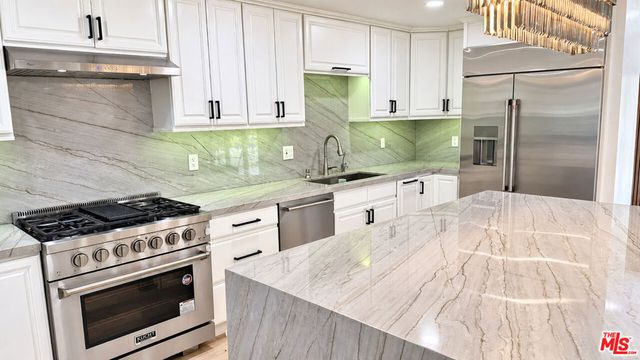 5308 Blanco Avenue, Woodland Hills, CA 91367