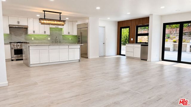 5308 Blanco Avenue, Woodland Hills, CA 91367