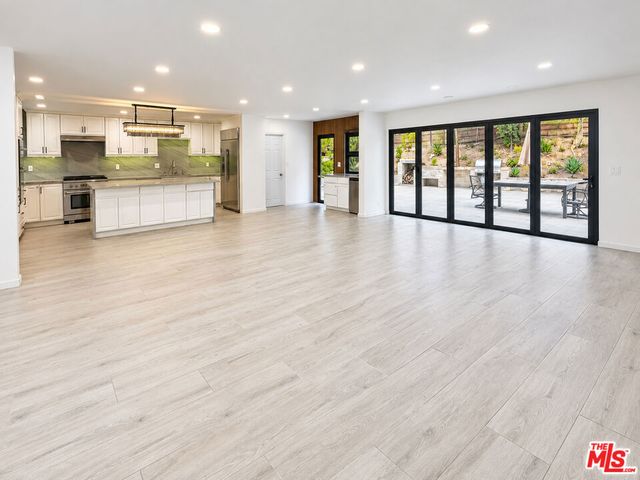 5308 Blanco Avenue, Woodland Hills, CA 91367