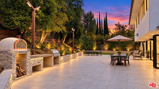 5308 Blanco Avenue, Woodland Hills, CA 91367
