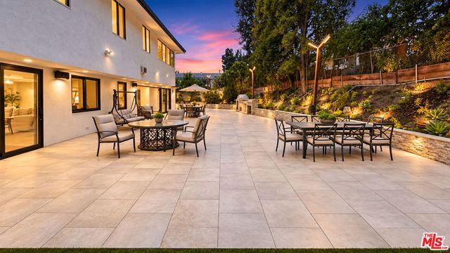 5308 Blanco Avenue, Woodland Hills, CA 91367