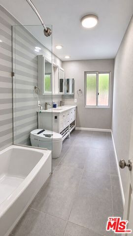 5308 Blanco Avenue, Woodland Hills, CA 91367