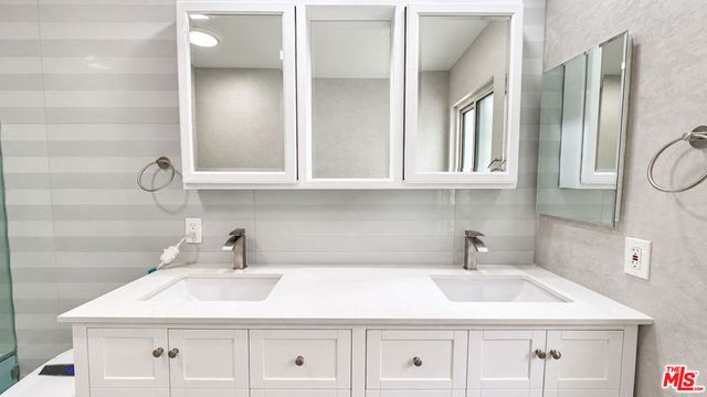 5308 Blanco Avenue, Woodland Hills, CA 91367