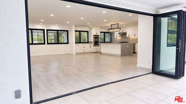 5308 Blanco Avenue, Woodland Hills, CA 91367