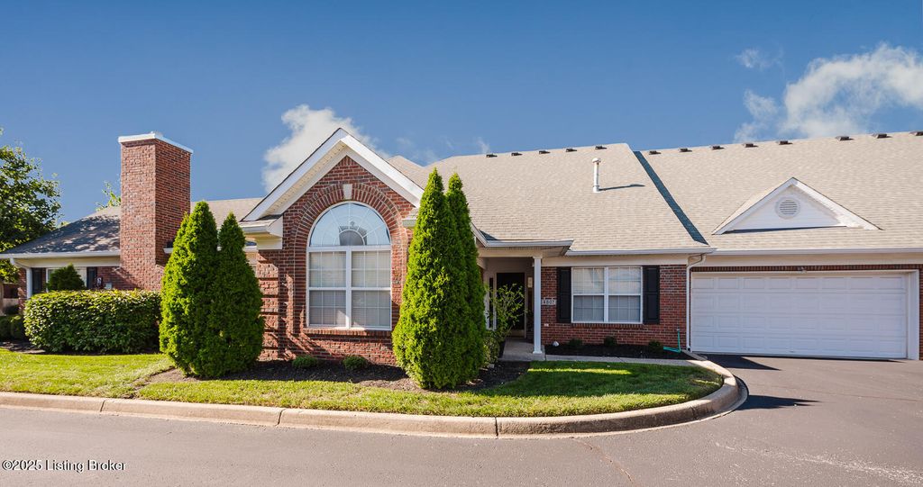 4807 Whitekirk Ct, Louisville, KY 40222