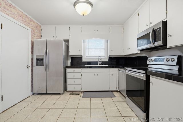 1403 E 49th Place, Tulsa, OK 74105