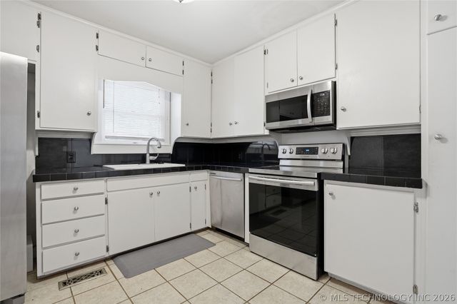 1403 E 49th Place, Tulsa, OK 74105