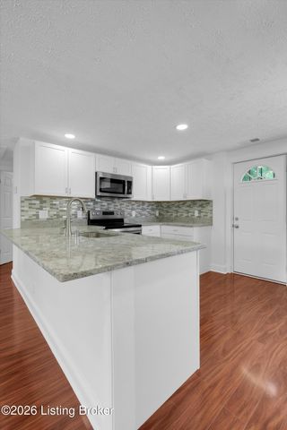 5334 Buckner Ave, Louisville, KY 40214