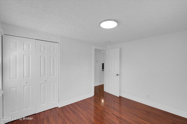 5334 Buckner Ave, Louisville, KY 40214