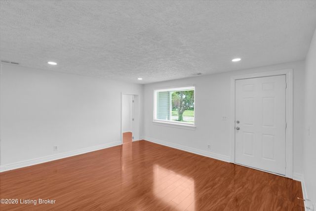 5334 Buckner Ave, Louisville, KY 40214
