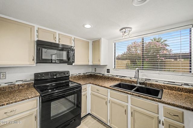 5816 W CROCUS Drive, Glendale, AZ 85306
