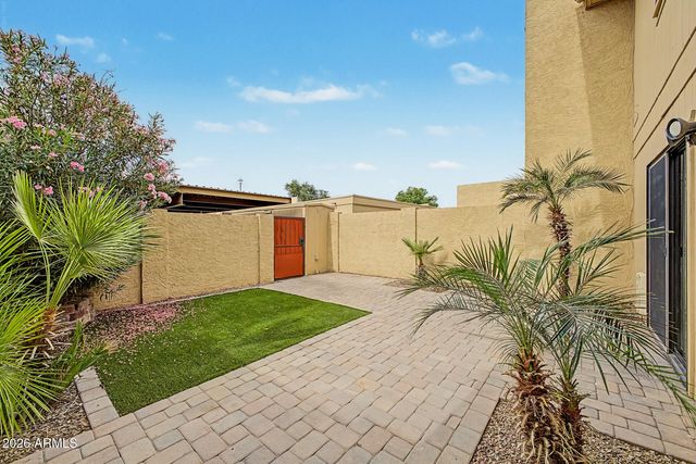 5816 W CROCUS Drive, Glendale, AZ 85306