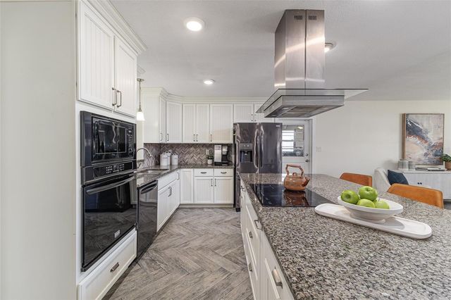 2213 W PILAKLAKAHA AVENUE, Auburndale, FL 33823