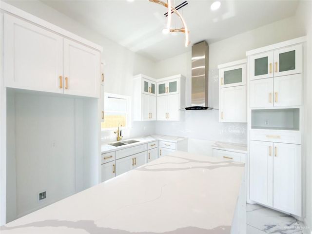 2306 Tamarindo Street E, Hidalgo, TX 78557