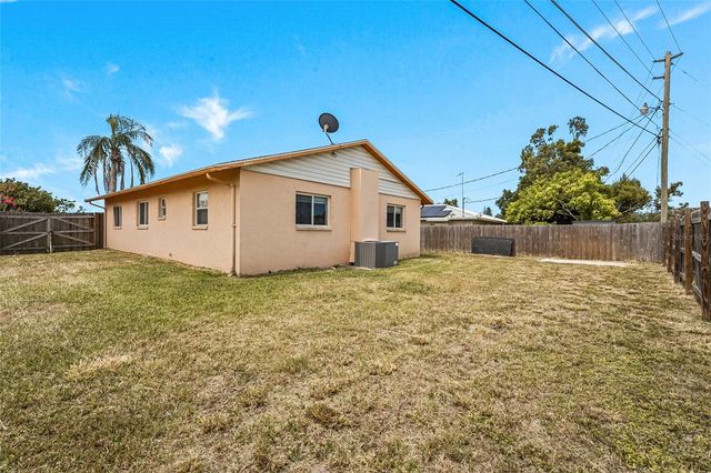 904 16TH STREET E, Palmetto, FL 34221
