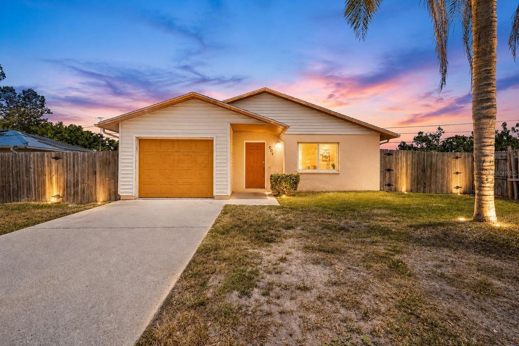 904 16TH STREET E, Palmetto, FL 34221