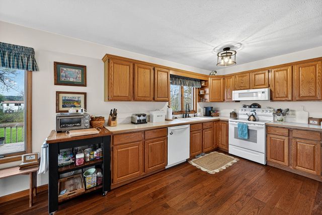 66175 South Drive, Cassopolis, MI 49031