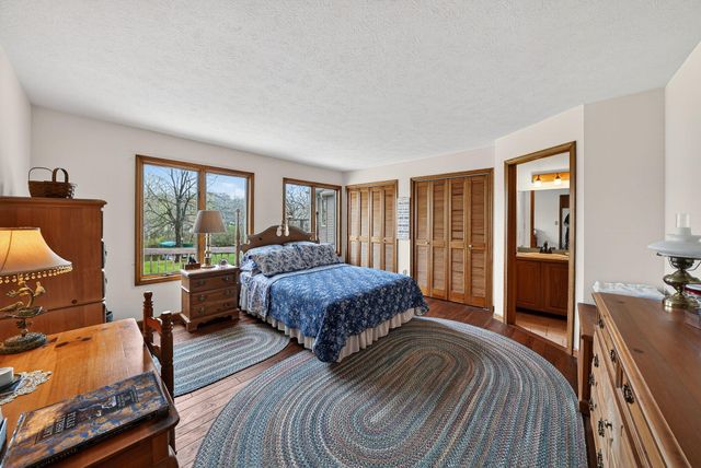 66175 South Drive, Cassopolis, MI 49031