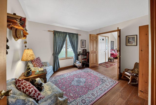 66175 South Drive, Cassopolis, MI 49031