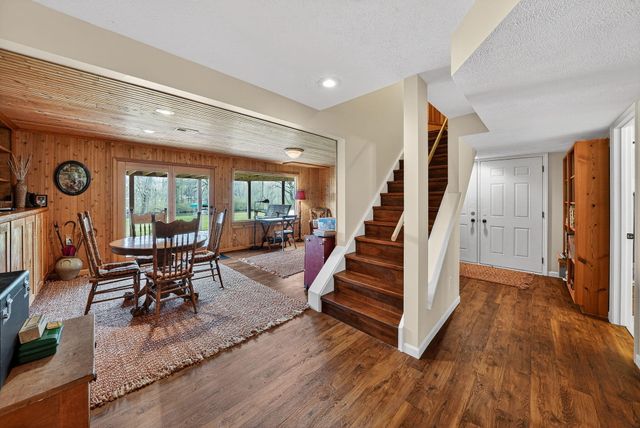 66175 South Drive, Cassopolis, MI 49031