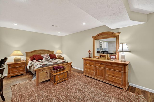 66175 South Drive, Cassopolis, MI 49031