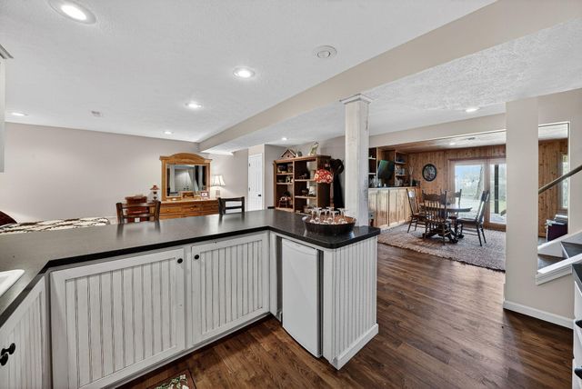 66175 South Drive, Cassopolis, MI 49031