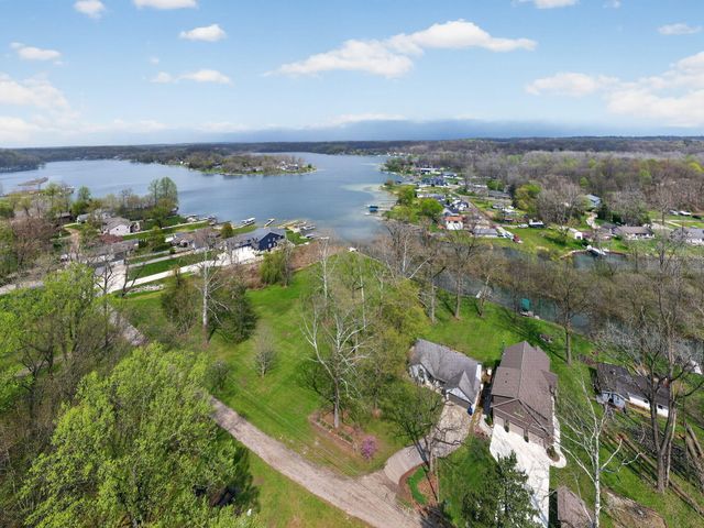 66175 South Drive, Cassopolis, MI 49031