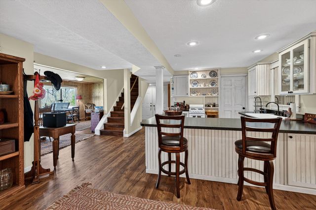 66175 South Drive, Cassopolis, MI 49031