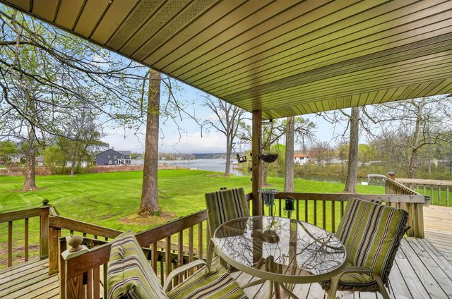 66175 South Drive, Cassopolis, MI 49031