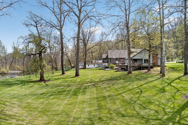 66175 South Drive, Cassopolis, MI 49031
