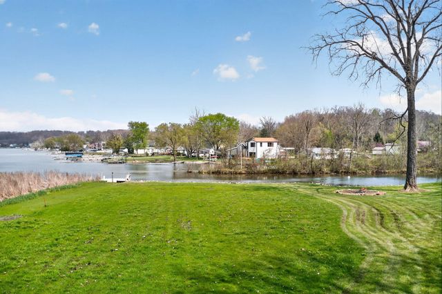66175 South Drive, Cassopolis, MI 49031
