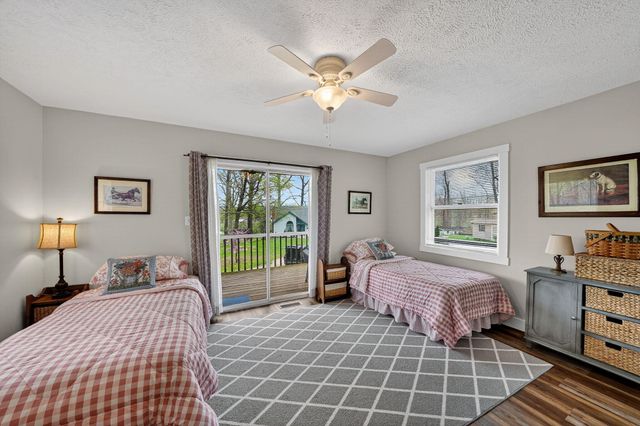 66175 South Drive, Cassopolis, MI 49031
