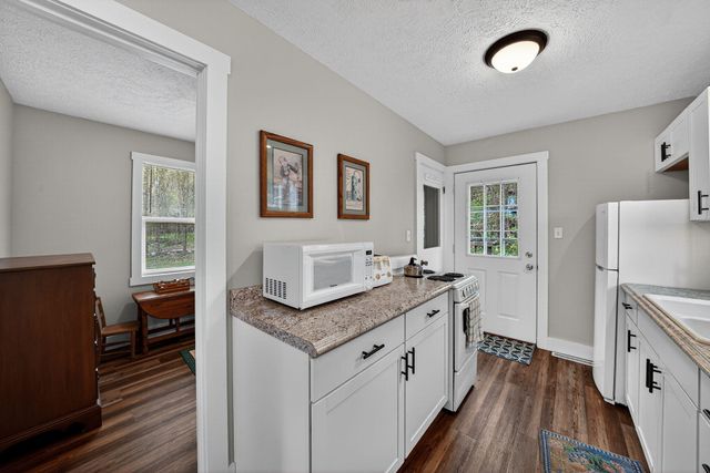 66175 South Drive, Cassopolis, MI 49031