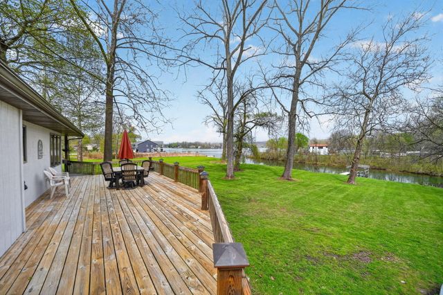 66175 South Drive, Cassopolis, MI 49031