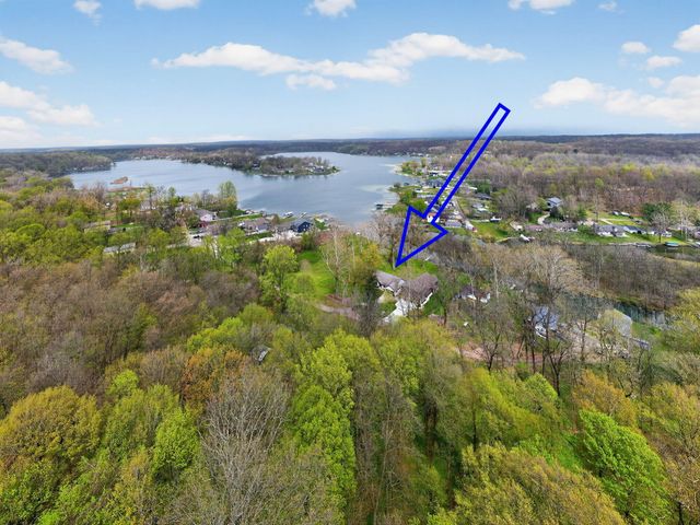 66175 South Drive, Cassopolis, MI 49031