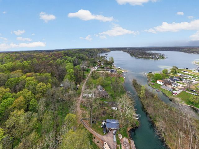 66175 South Drive, Cassopolis, MI 49031