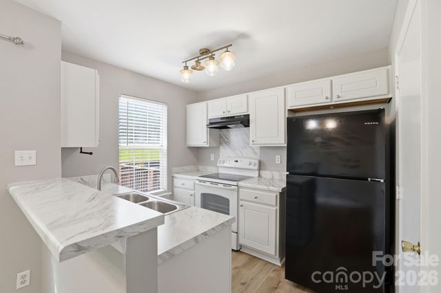 8237 Circle Tree Lane, Charlotte, NC 28277