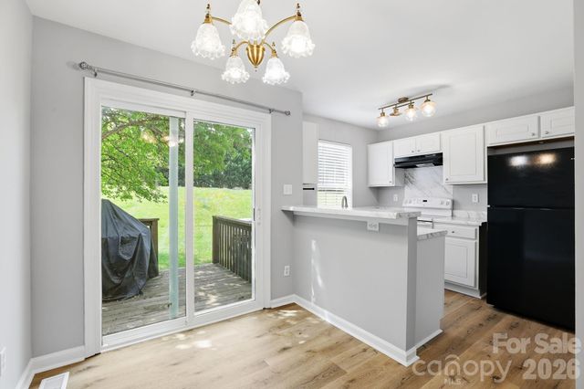 8237 Circle Tree Lane, Charlotte, NC 28277