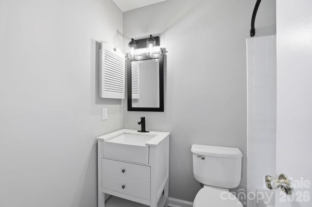 8237 Circle Tree Lane, Charlotte, NC 28277