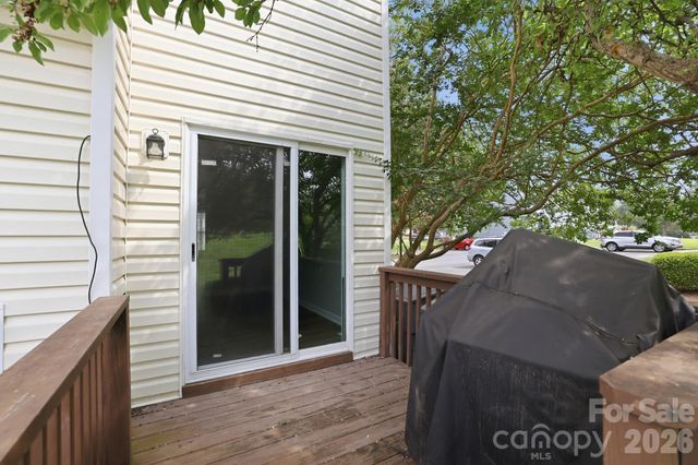 8237 Circle Tree Lane, Charlotte, NC 28277