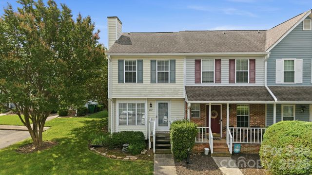 8237 Circle Tree Lane, Charlotte, NC 28277