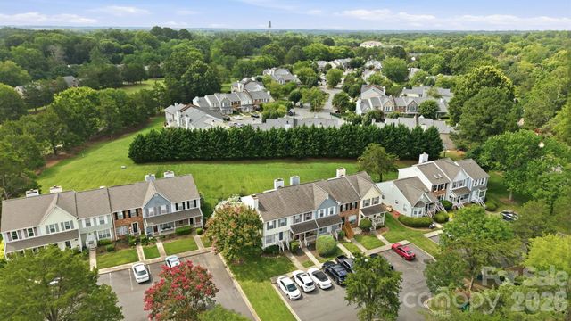 8237 Circle Tree Lane, Charlotte, NC 28277